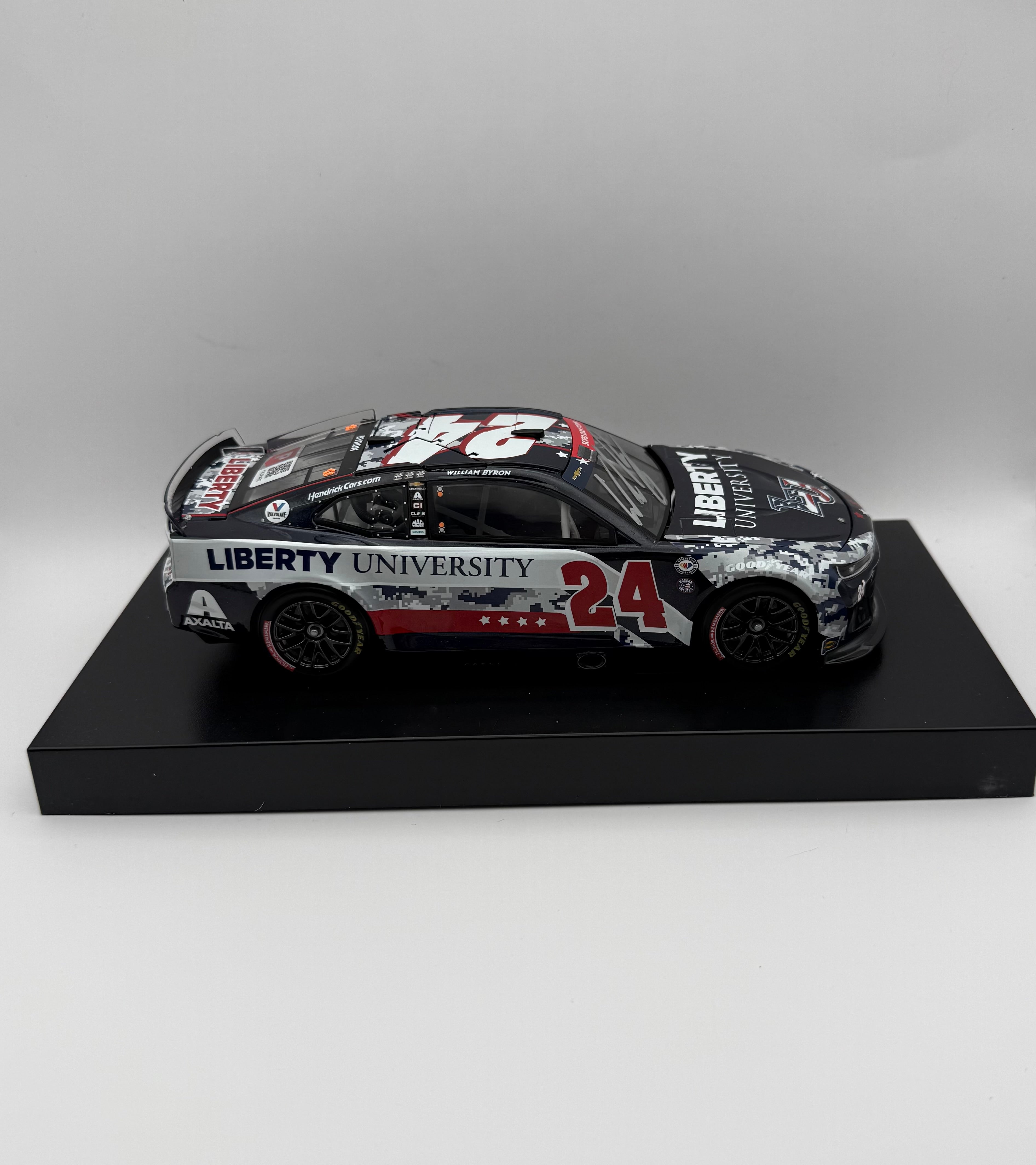 William Byron - Signed 2023 Camaro ZL1 Liberty U. Patriotic 1:24 Diecast Car - Pristine COA