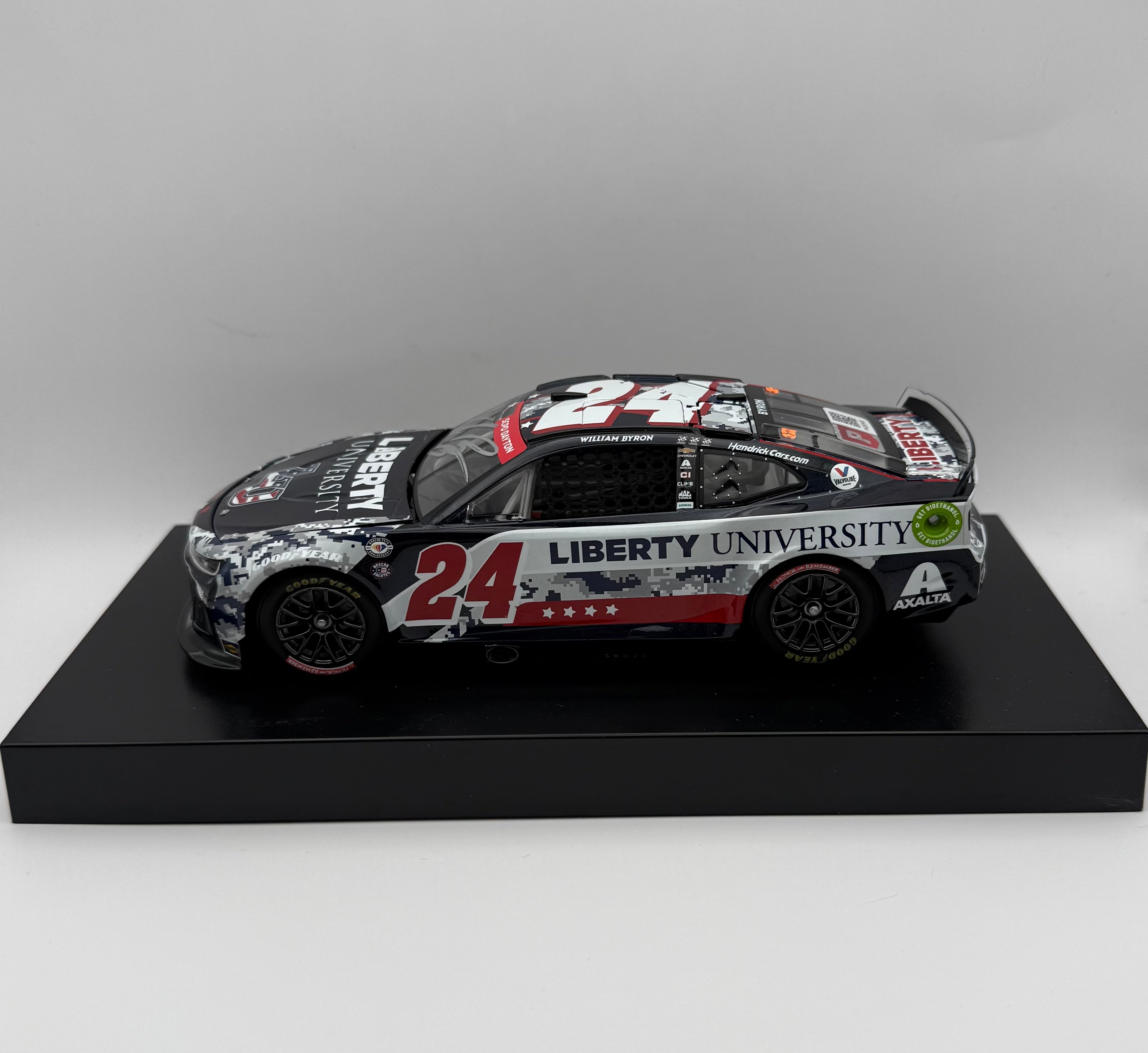 William Byron - Signed 2023 Camaro ZL1 Liberty U. Patriotic 1:24 Diecast Car - Pristine COA